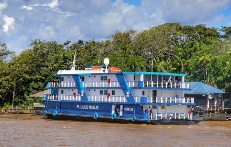 Agência-barco da Caixa ainda atende 2 cidades do Marajó este mês