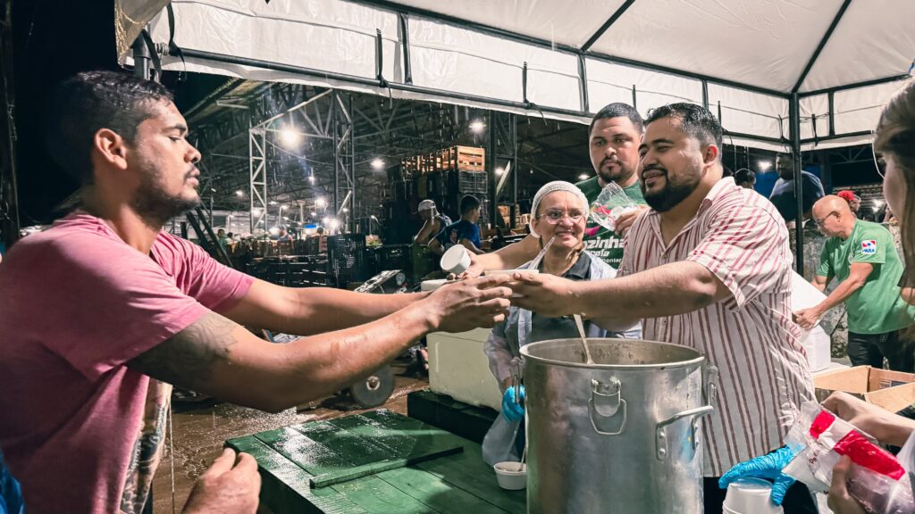 Mais de cinco mil pessoas receberam serviços em ação social de Páscoa da Ceasa