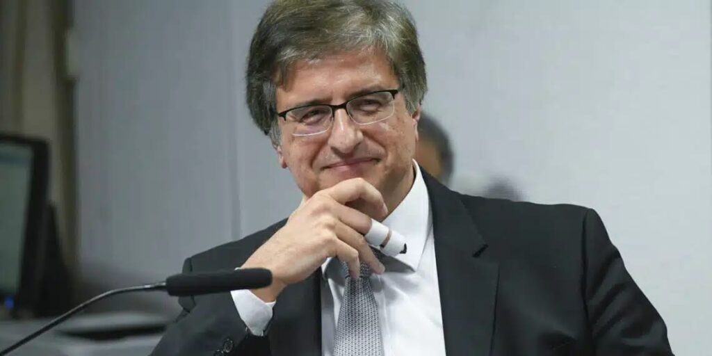 Assessor de comunicação de Bolsonaro aponta perseguição e cobra de candidatos posição em defesa do ex-presidente