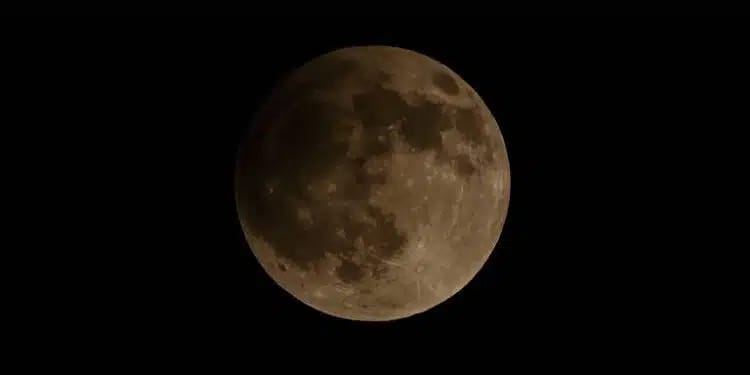 Eclipse Lunar Penumbral: Veja como acompanhar o fenômeno que acontecerá nessa segunda-feira