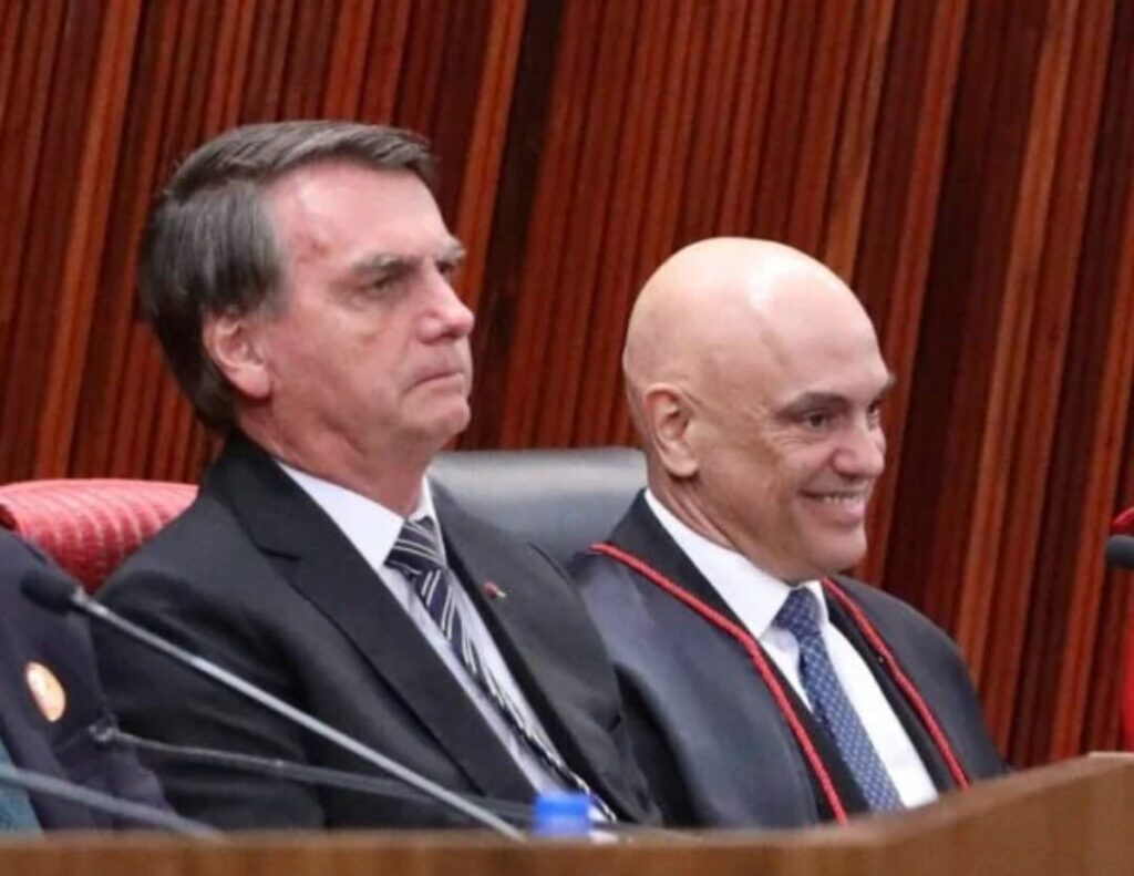 Bolsonaro tem 48 horas para dar explicações sobre visita à Embaixada da Hungria, decide Moraes