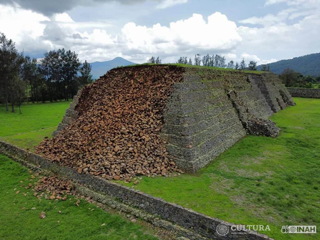 Tempestade faz pirâmide antiga colapsar no México