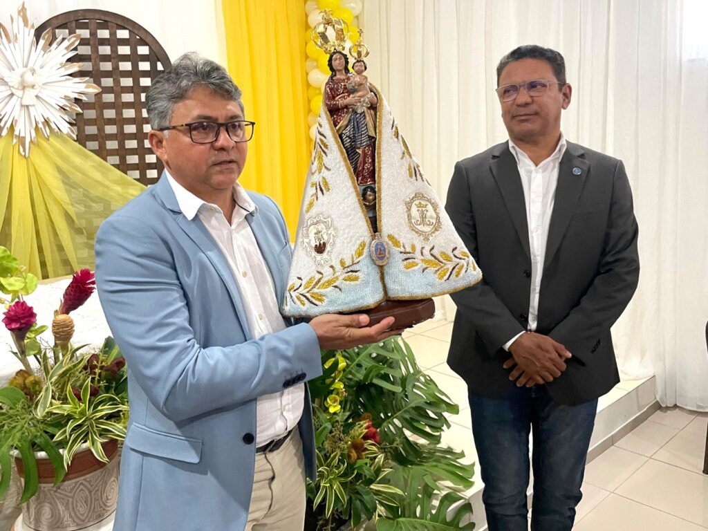 Imagem Peregrina de Nazaré visita o Ministério de Agricultura e Pecuária