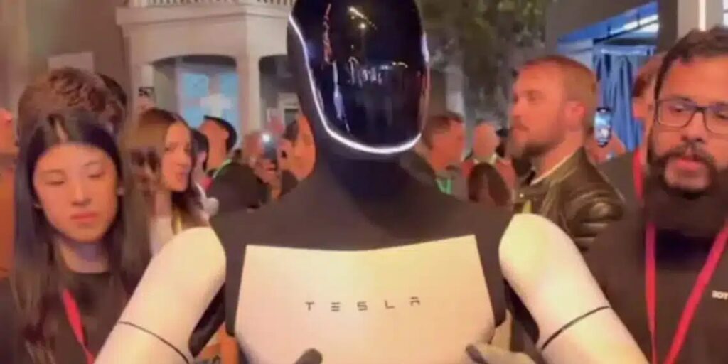 Robôs humanoides da Tesla cantam, dançam e conversam; VEJA VÍDEO