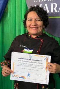 Chefe marapaniense é homenageada por divulgar Marapanim ao mundo