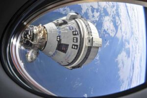 Astronautas que voltariam à Terra na nave Boeing Starliner enfrentam mais um adiamento