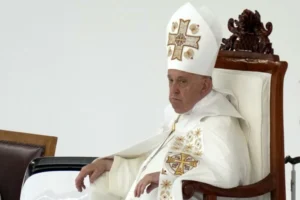 Papa Francisco completa 12 anos de pontificado no hospital